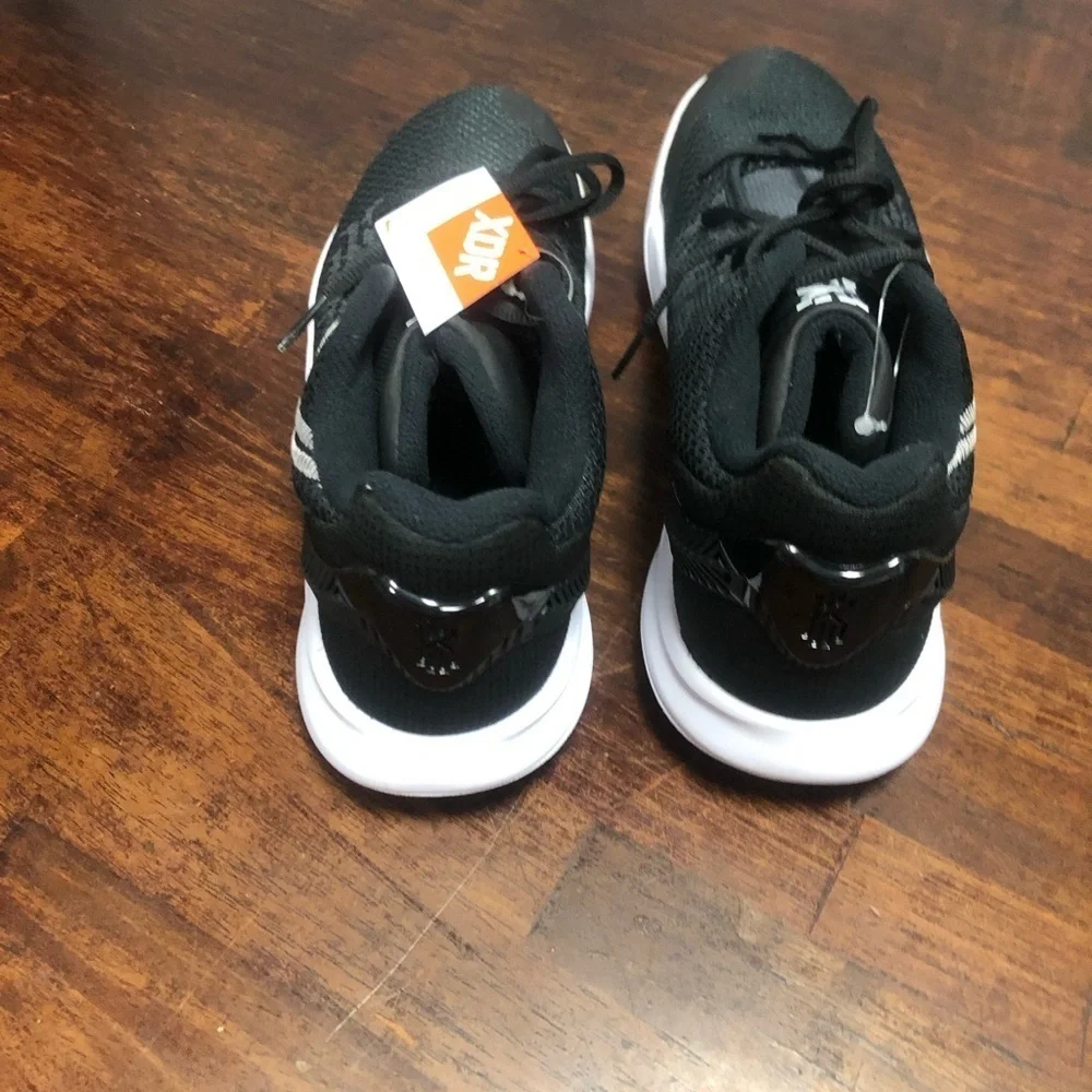 Nike kyrie fly traps sz 11